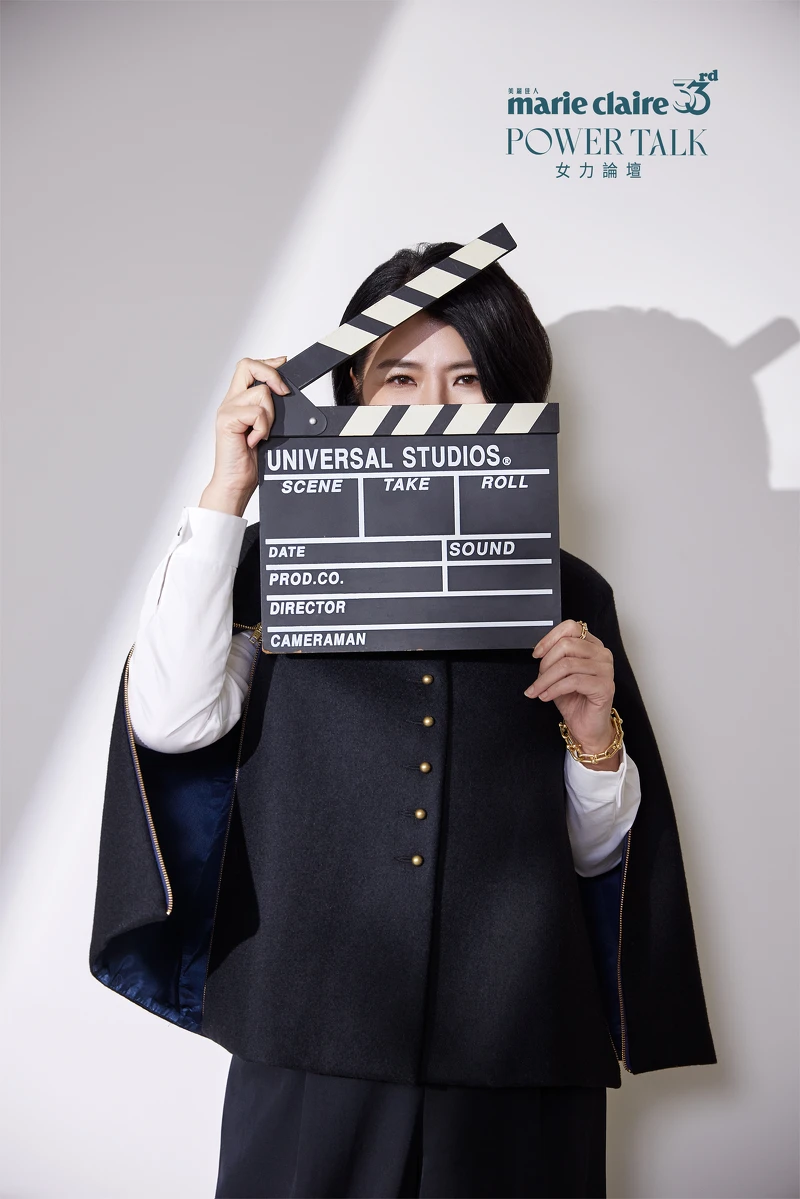 紐扣式梅爾頓羊毛拉鍊披肩，寬腿 Palazzo 西裝褲，DEPLOY；耳環、手鍊HARDWEAR系列，Tiffany & Co.