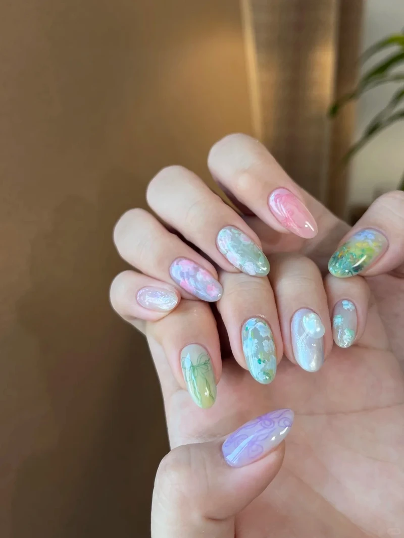 彩繪馬卡龍花園美甲範本(Photo/小紅書@北京百利甜美甲设计（BaileysCookie）)