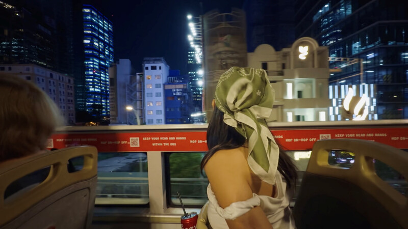 雖然晚上的雙層巴士沒有導覽，不過可以避開烈日，比較涼爽。