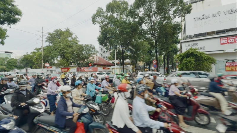 胡志明的車水馬龍傳遞出一種生機蓬勃的感覺。