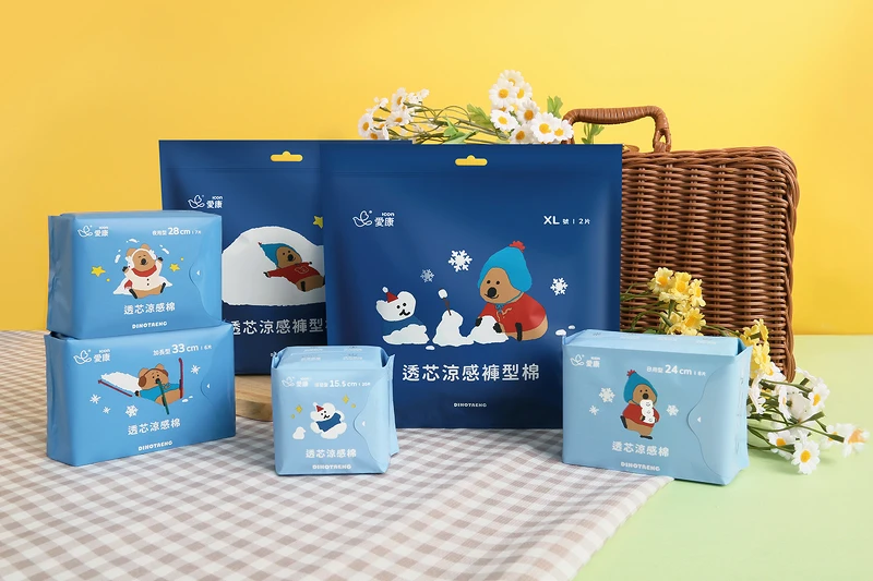 爱康透芯凉感棉 DINOTAENG 特别款,独家薄荷云霜香气与抑菌凉感配方,直击异味与湿闷困扰。 爱康透芯凉感棉 DINOTAENG 特别款,独家薄荷云霜香气与抑菌凉感配方,直击异味与湿闷困扰。