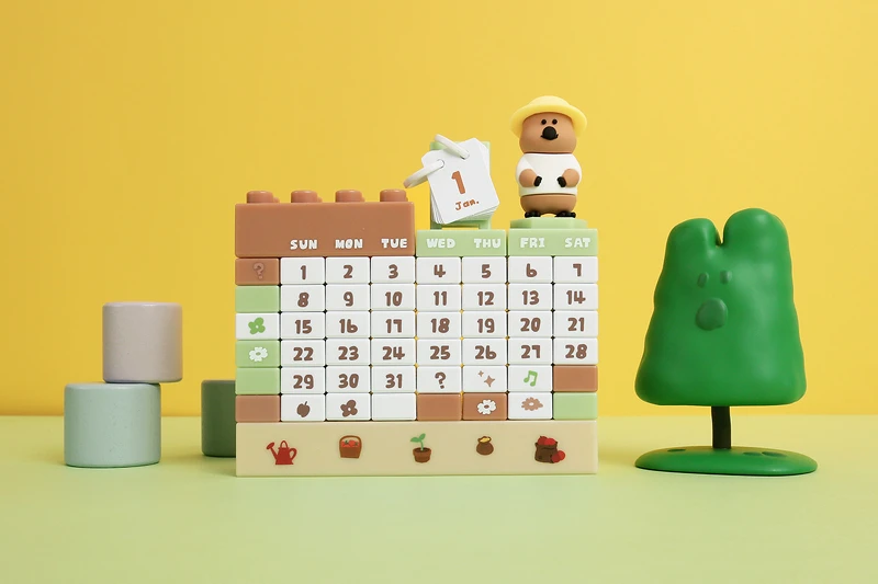 DINOTAENG积木万年曆(树型公仔为拍摄道具非赠品)。 DINOTAENG积木万年曆(树型公仔为拍摄道具非赠品)。