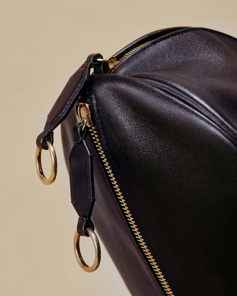 Bolero Bowling Bag，Balenciaga。