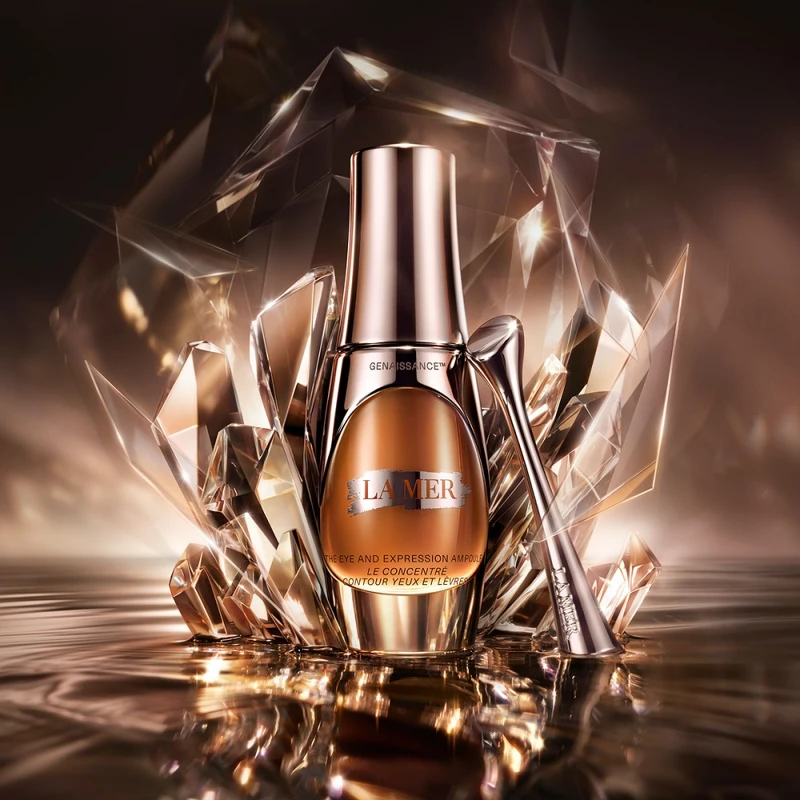 La Mer海洋拉娜創世紀原晶逆時抗皺安瓶主視覺。