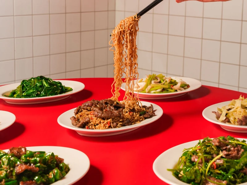 炒泡麵、還有各式熱炒料理都是推薦單品。 炒泡麵、還有各式熱炒料理都是推薦單品。