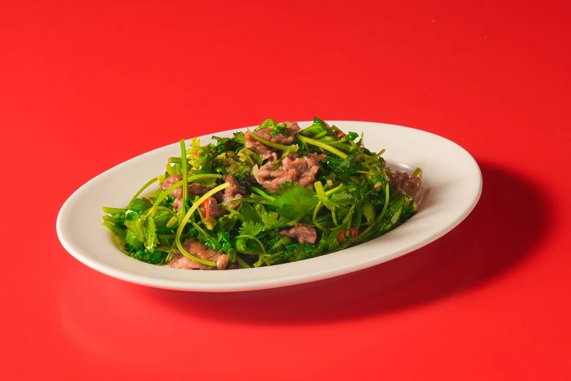 喜愛香菜清香風味的人一定不能錯過「香菜炒牛肉」。 喜愛香菜清香風味的人一定不能錯過「香菜炒牛肉」。