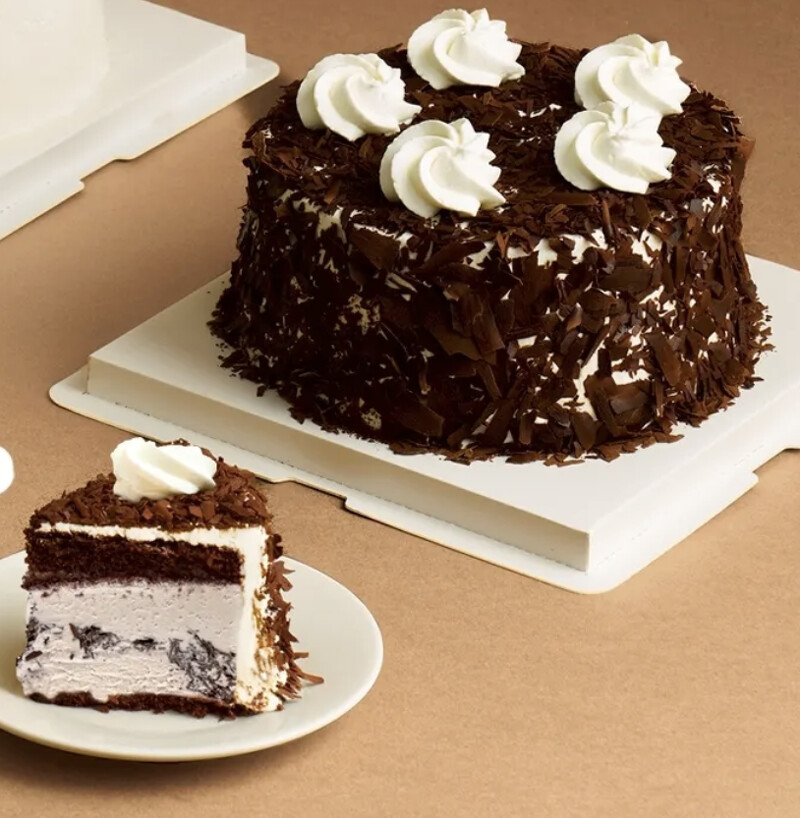 黑森林冰淇淋蛋糕（图片来源／红叶蛋糕官网）