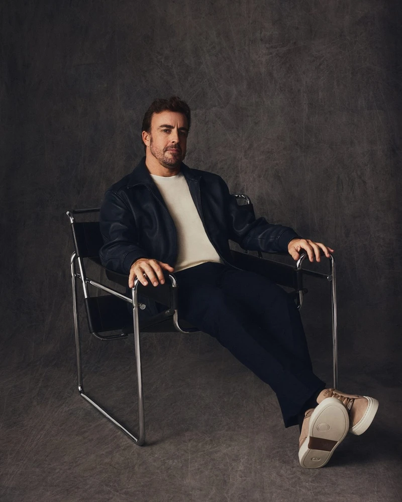 賽道帥大叔阿隆索還在用速度，改寫自己的故事。