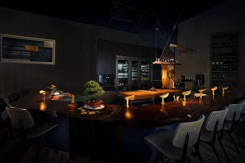 Madhouse 一樓是與南云主于三合作的。