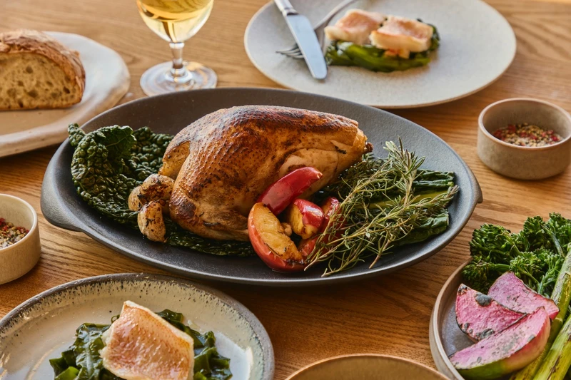 取農場豐饒的物產打造餐桌。