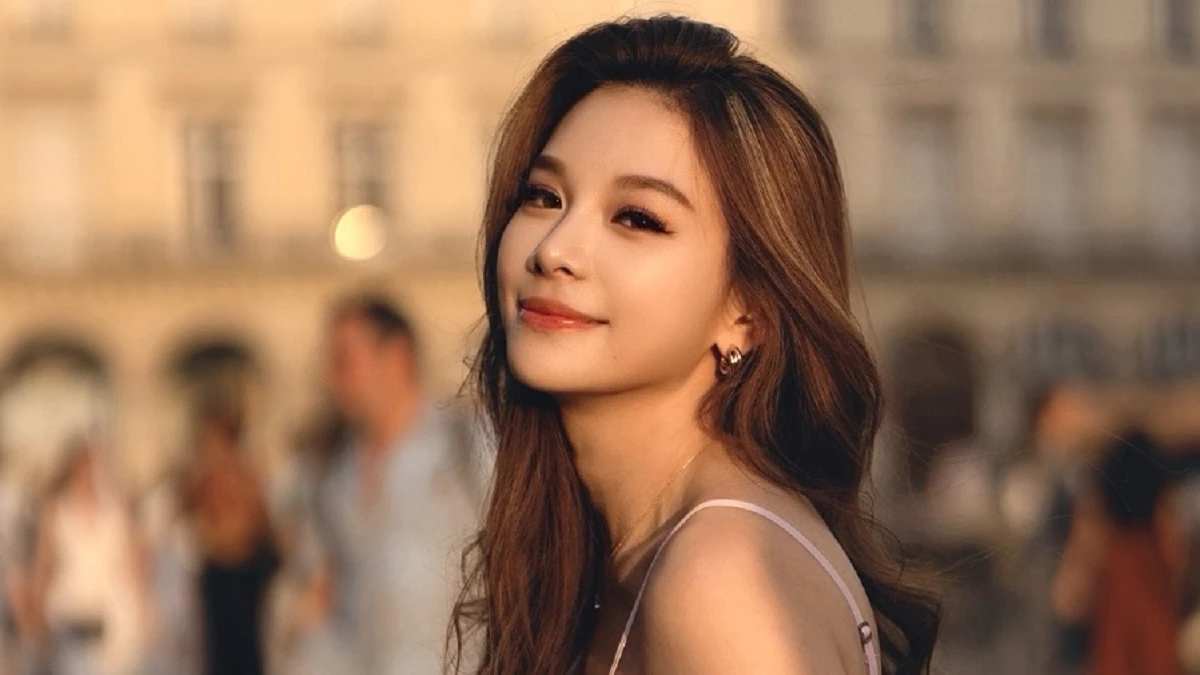 「在快節奏裡,活出自己的步調。」 艾莉絲Iris的純淨哲學,讓女人在真實裡閃光