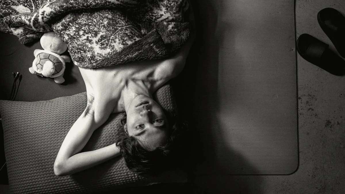 《眾生相》入圍金馬最佳劇情片！香港酷兒獨立電影5大重點：利用黑白視角呈現亂世中的親密與自我認同