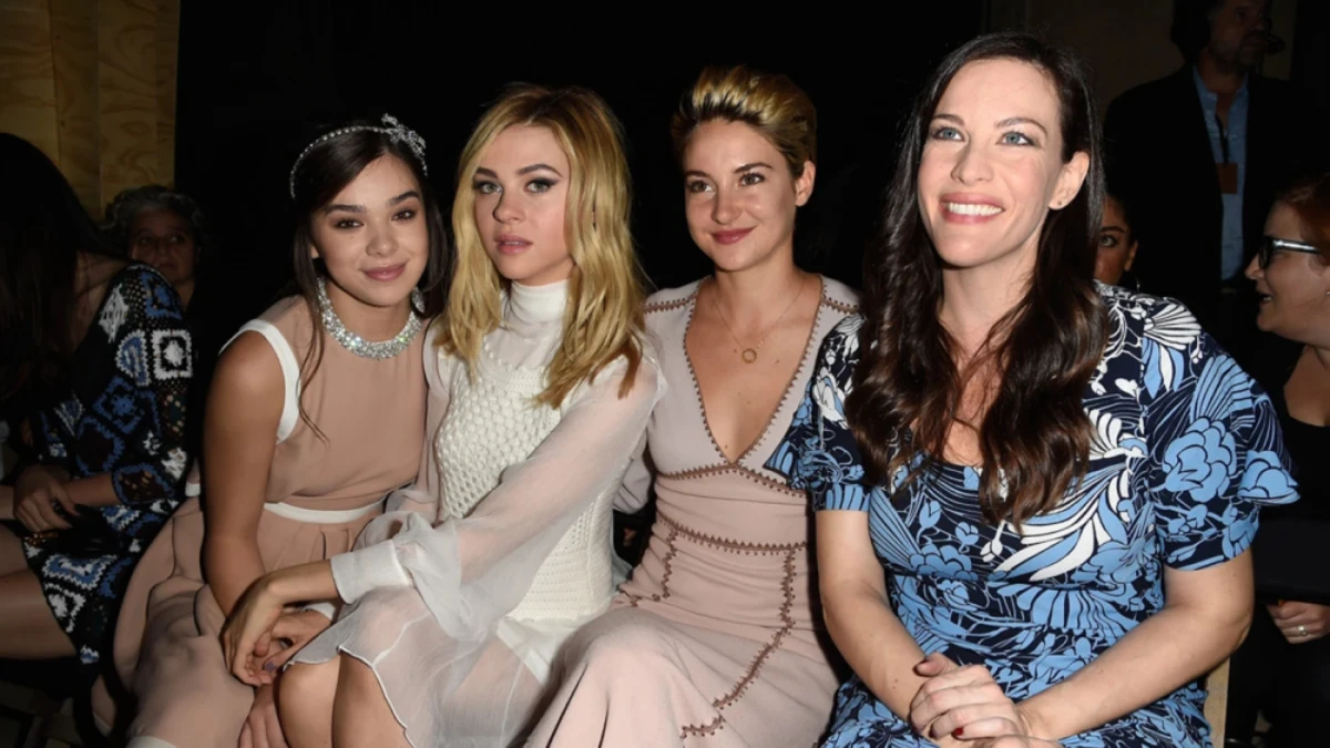 【2015春夏巴黎時裝週】女人的煩惱? MIU MIU 伸展台上演時尚黑色喜劇