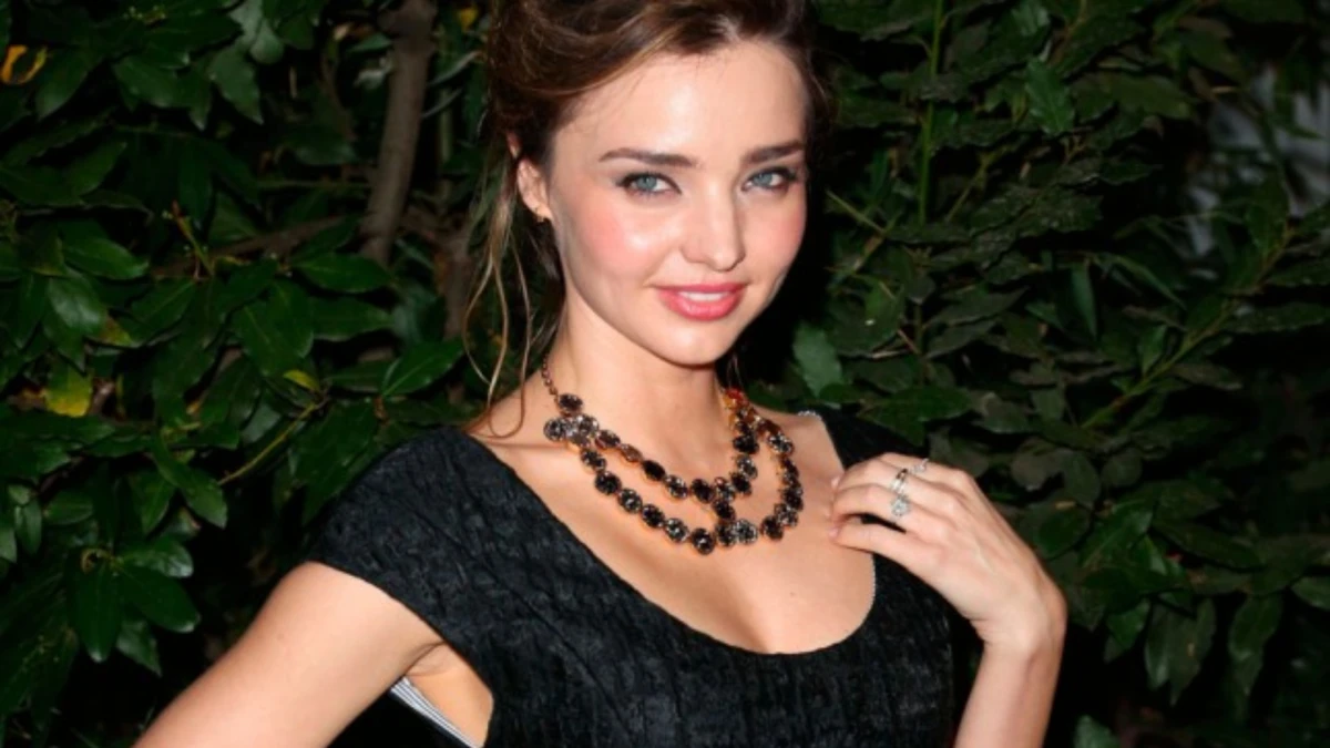 胸部比臉老得快?英國研究:35歲是關鍵!3招預防胸部下垂外擴,自我檢測看這裡