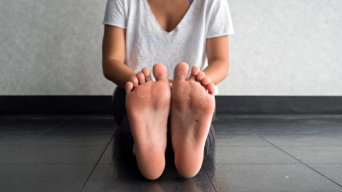 天氣冷腳跟著冷到睡不著?專家推薦女性必做「8招腳趾運動」暖宮、瘦腿、改善循環都很有效!