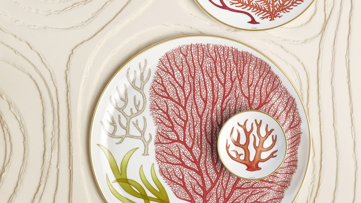 愛馬仕全新餐瓷系列「Natures Marines」：盛開於器皿上的海洋花園，展現華麗無比的海洋世界