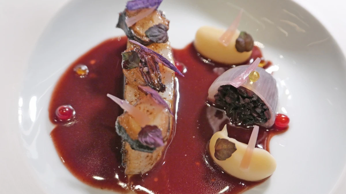 米其林一星餐廳「La Vie by Thomas Bühner」入選《LA LISTE》評鑑,冬季菜單以3S醬料學與屏東乳豬勾勒味覺輪廓