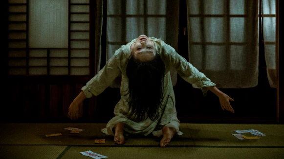 恐怖電影《泥娃娃》角色&劇情演什麼?地表最恐怖孕婦受邪靈泥偶控制,生吞內臟刀割胸口瘋魔演技!