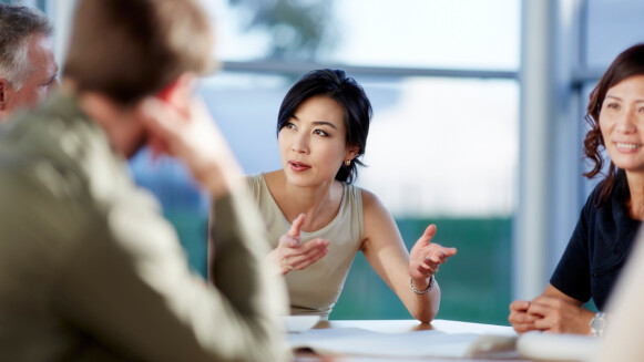 【職場輕鬆學】當「專業」成了盔甲，如何重拾真誠？