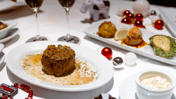 「茹絲葵 Ruth’s Chris」迎來六十週年：以紐奧良的香料與熱盤再現經典牛排傳奇