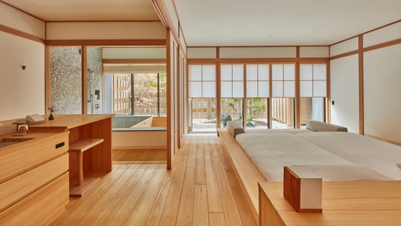不只米其林星鑰！日本廣島「Azumi Setoda」：140年老宅、共享錢湯、50公里餐桌打造瀨戶內海共生的住宿體驗
