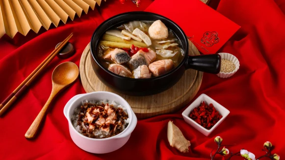 2025補冬新選！美威鮭魚推「暖心麻油鮭魚鍋」開吃，松露燉飯打造年末聚餐儀式感