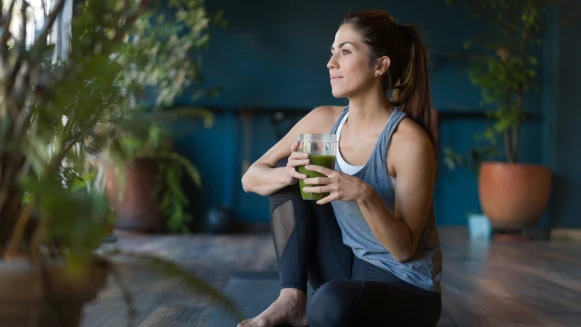 控糖期水分攝取指南：避免血糖波動的喝水原則與10款自製無糖飲品