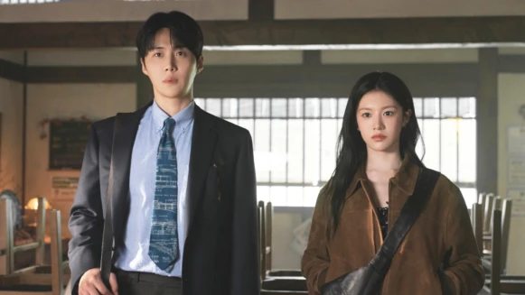  金宣虎從《海岸村恰恰恰》到《愛情怎麼翻譯？》，歷經演藝低谷到重新爬起，觀眾該如何期待他的華麗回歸？