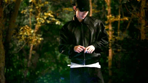 李洙赫新電影《Sister》成最帥綁架犯！角色+劇情介紹：贖金竟是幌子？片長僅87分鐘，卻分秒都在挑戰人性幽閉極限！