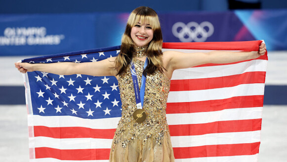 劉美賢 Alysa Liu 是誰?冬奧花滑冠軍的6個勵志故事:16歲退役、20歲華麗回歸奪金、「浣熊挑染」髮色背後有特別意義
