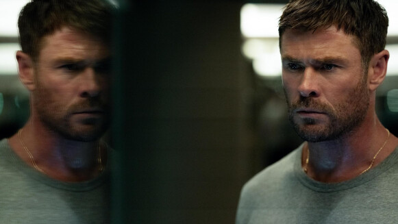 《犯罪101》評價+劇情介紹：片名「101」有何象徵意義？克里斯漢斯沃、馬克盧法洛、荷莉貝瑞角色如何相互牽連？