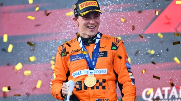 Oscar Piastri能奪下F1世界冠軍嗎？9點認識：綽號是「澳洲無尾熊」？與學霸女友Lily的戀愛故事根本電影情節