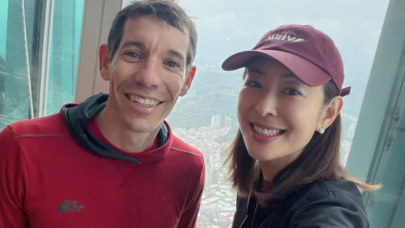 Alex Honnold年收入1/3捐給基金會！7點認識徒手攀岩傳奇，101 董事長賈永婕答應的理由