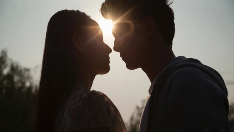 農曆七月別亂放閃！鬼門開情侶8大禁忌一次看，說「愛死你」小心被盯上