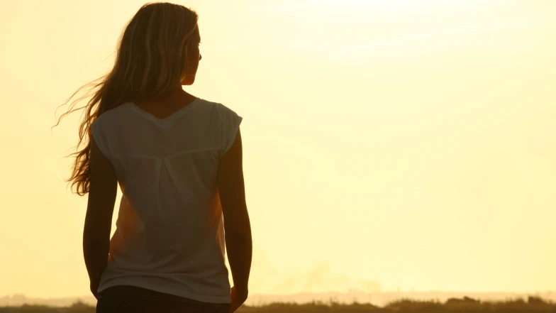 9/10世界自殺防治日！身心科醫師揭憂鬱症真相「不是正向思考就好」，親友要堅持的「4不原則」