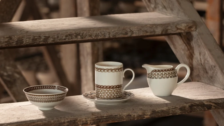 Loro Piana 用針織工藝打造餐盤：以「Punti a Maglia」系列重新定義餐桌上的優雅