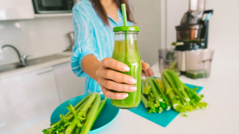 西芹汁6大健康好處、食譜推薦與食用禁忌一次看懂，這樣喝才是真的排毒又不傷身