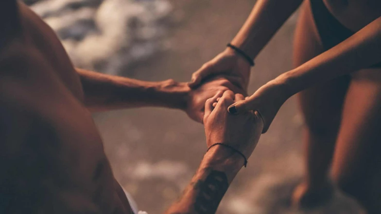 塔羅占卜｜你的曖昧對象對你的想法？下一步進展如何？