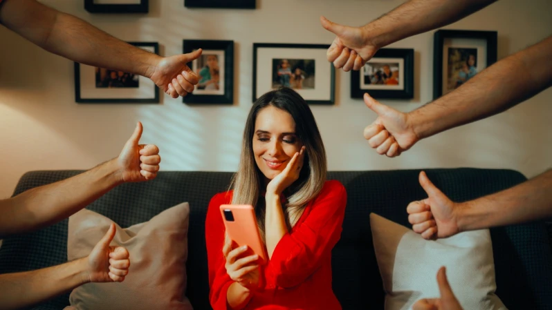 「自戀型人格」7大特質揭秘：渴望得到認同、缺乏安全感！你周遭有這種人嗎？