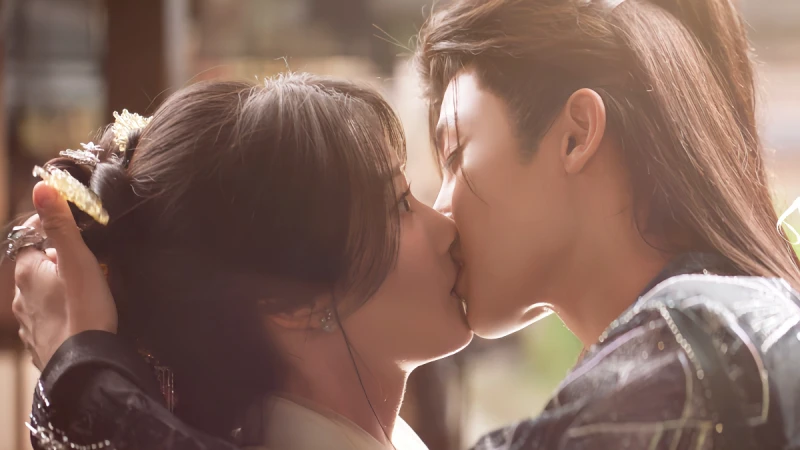 《入青雲》小說劇版差異：紀伯宰「器大活好」真海王？瞞著明意娶妻、二十七是高大護衛、明意也有後宮男寵