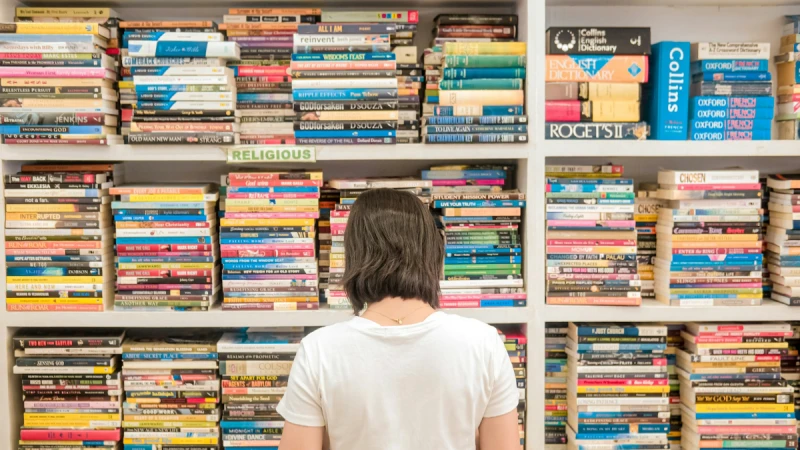 2025年度關鍵字揭曉Top10:「Vibe Coding氛圍編程」贏過氣場營造、微型退休、偽裝工作奪冠軍!HENRY意思?