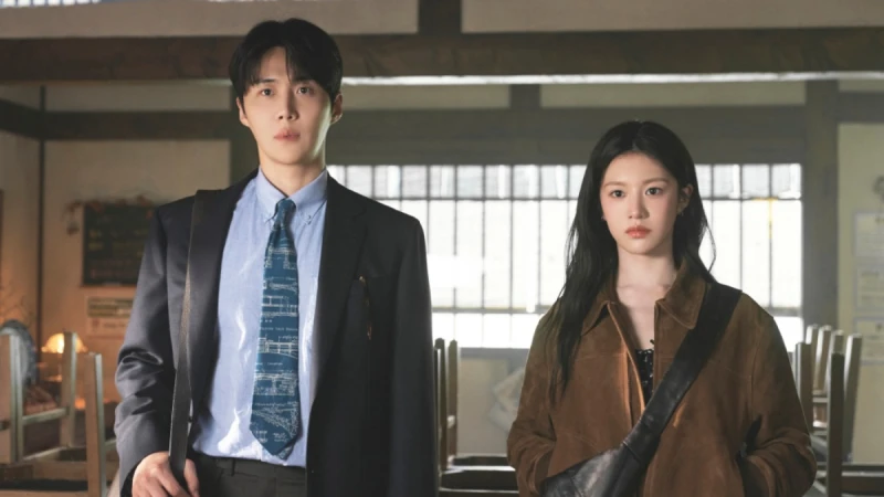  金宣虎從《海岸村恰恰恰》到《愛情怎麼翻譯？》，歷經演藝低谷到重新爬起，觀眾該如何期待他的華麗回歸？