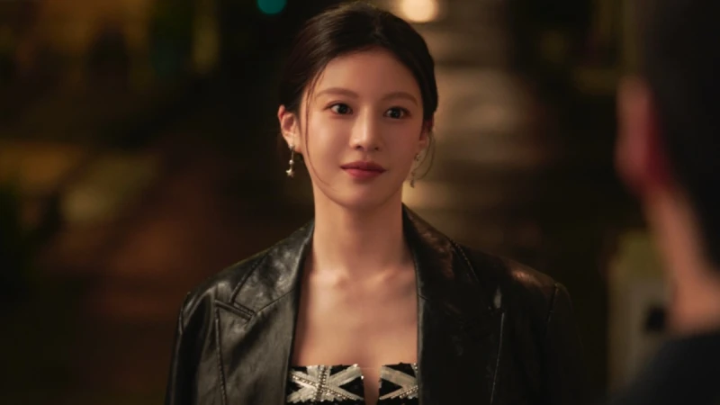 高允貞「踩著風火輪的女人」，從《Moving 異能》崛起的氣勢，否能在《愛情怎麼翻譯？》再次大放異彩？