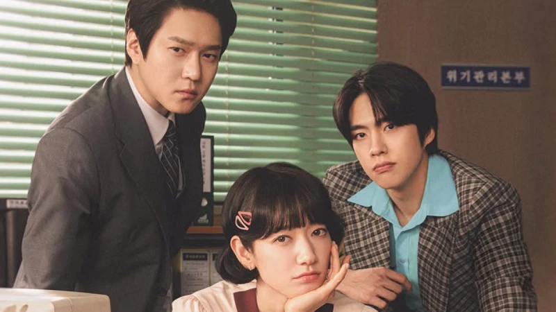 《臥底洪小姐》分集劇情 狠角色朴信惠上班一個月,炸翻整個證券圈,一邊裝傻,一邊設局