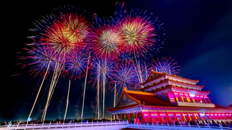 2026台南鹿耳門煙火秀2/28登場！環廟煙火時間、交通公車資訊、無人機燈光秀亮點全攻略